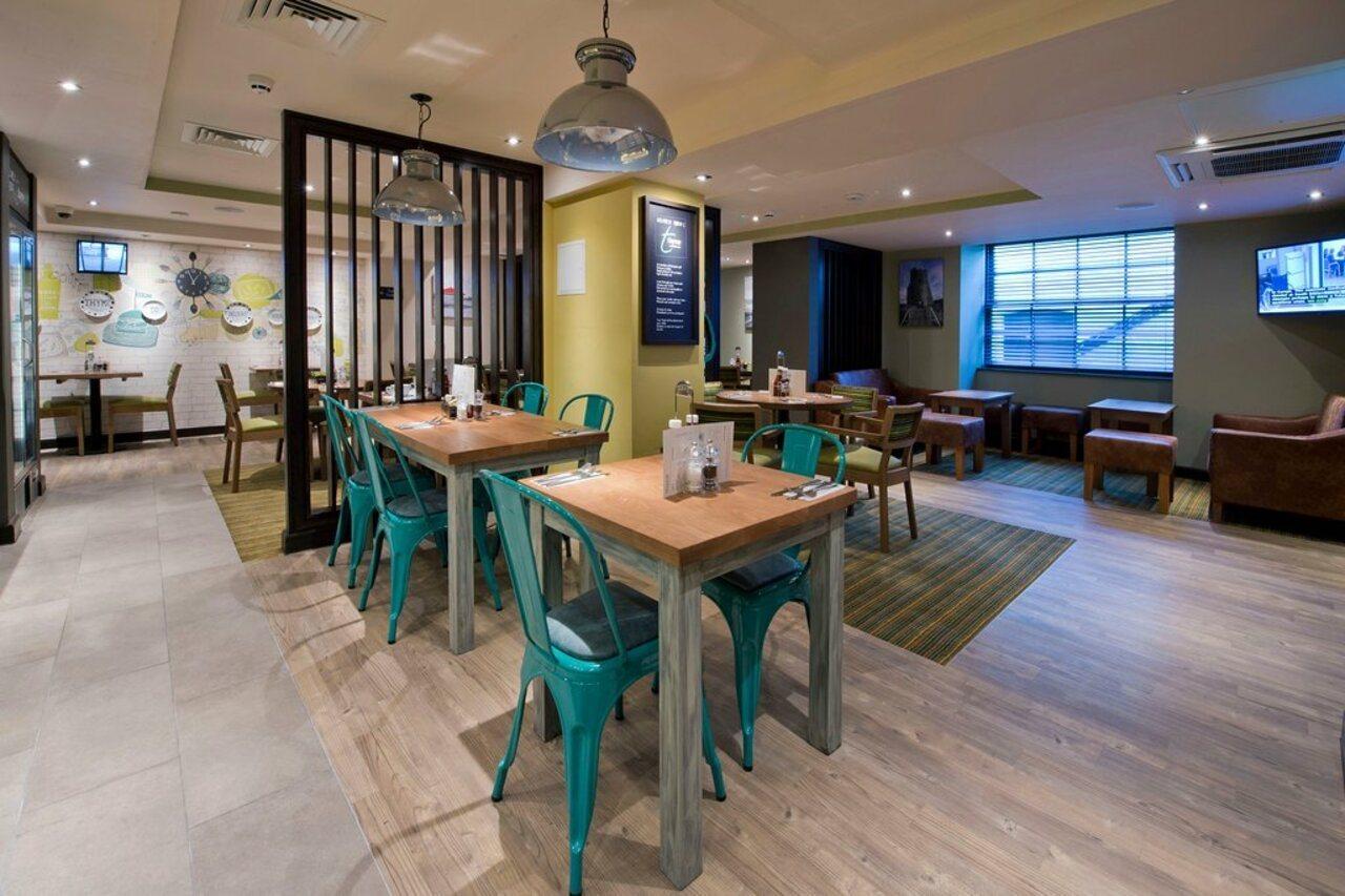 Premier Inn Aberystwyth Extérieur photo