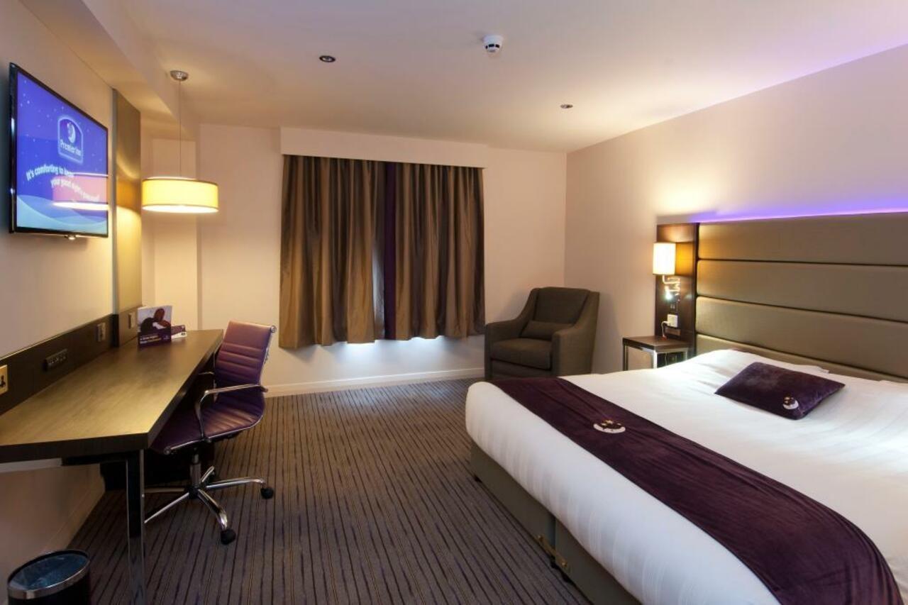 Premier Inn Aberystwyth Extérieur photo
